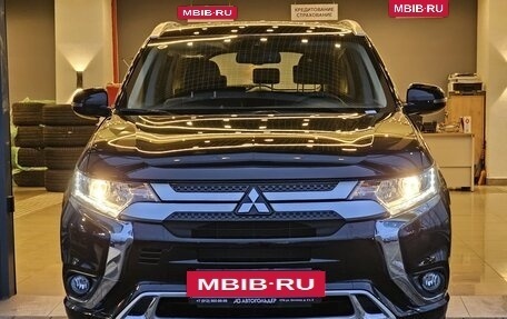 Mitsubishi Outlander III рестайлинг 3, 2022 год, 3 490 000 рублей, 7 фотография