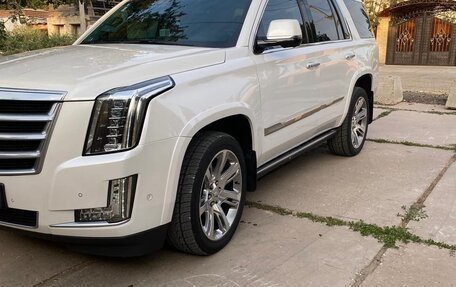 Cadillac Escalade IV, 2018 год, 5 500 000 рублей, 1 фотография