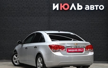 Chevrolet Cruze II, 2011 год, 680 000 рублей, 5 фотография