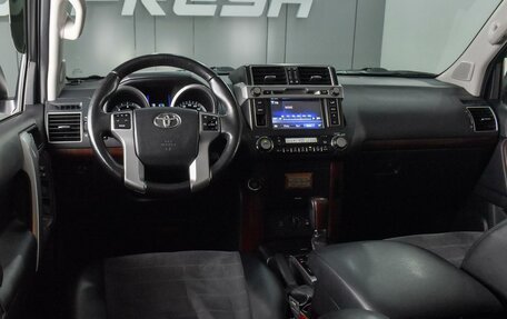 Toyota Land Cruiser Prado 150 рестайлинг 2, 2014 год, 3 889 000 рублей, 6 фотография