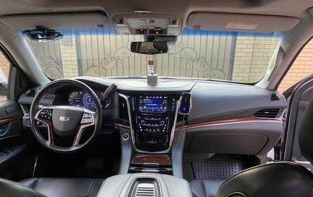 Cadillac Escalade IV, 2018 год, 5 500 000 рублей, 18 фотография