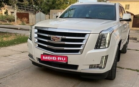 Cadillac Escalade IV, 2018 год, 5 500 000 рублей, 2 фотография