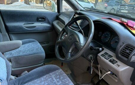 Nissan Serena II, 2001 год, 550 000 рублей, 2 фотография