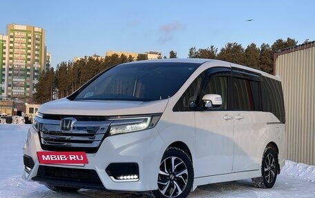 Honda Stepwgn IV, 2018 год, 2 395 000 рублей, 3 фотография