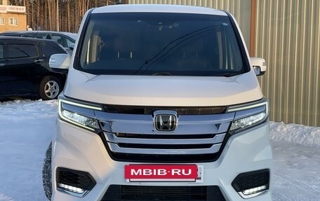 Honda Stepwgn IV, 2018 год, 2 395 000 рублей, 4 фотография