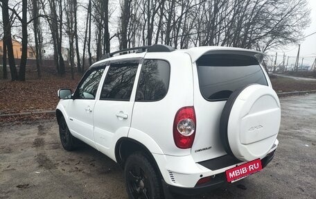 Chevrolet Niva I рестайлинг, 2017 год, 830 000 рублей, 3 фотография