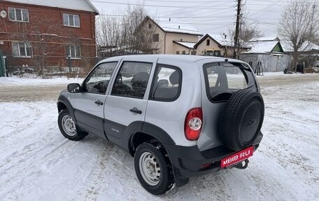 Chevrolet Niva I рестайлинг, 2010 год, 488 000 рублей, 4 фотография