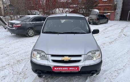 Chevrolet Niva I рестайлинг, 2010 год, 488 000 рублей, 2 фотография