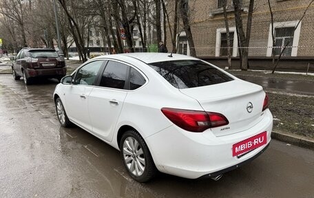 Opel Astra J, 2013 год, 950 000 рублей, 4 фотография