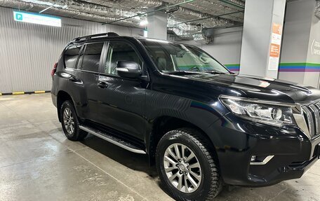 Toyota Land Cruiser Prado 150 рестайлинг 2, 2018 год, 5 600 000 рублей, 2 фотография