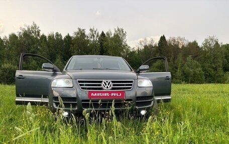 Volkswagen Touareg III, 2003 год, 830 000 рублей, 2 фотография