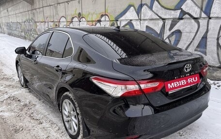 Toyota Camry, 2021 год, 2 950 000 рублей, 6 фотография