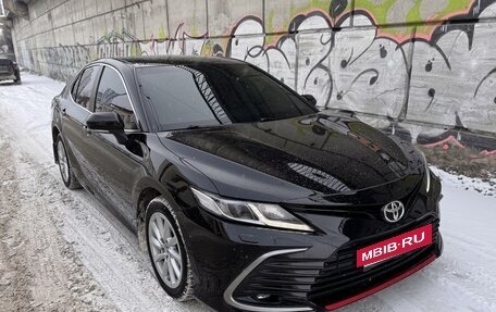 Toyota Camry, 2021 год, 2 950 000 рублей, 2 фотография