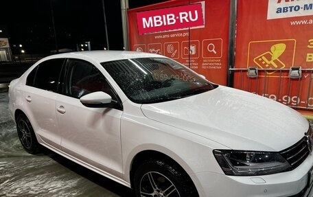 Volkswagen Jetta VI, 2018 год, 1 580 000 рублей, 2 фотография