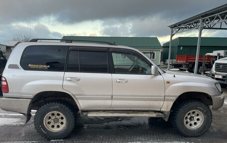 Toyota Land Cruiser 100 рестайлинг 2, 2003 год, 2 500 000 рублей, 5 фотография