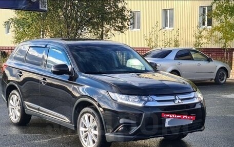 Mitsubishi Outlander III рестайлинг 3, 2016 год, 2 455 000 рублей, 2 фотография