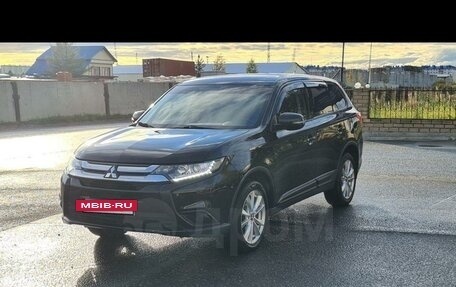 Mitsubishi Outlander III рестайлинг 3, 2016 год, 2 455 000 рублей, 6 фотография