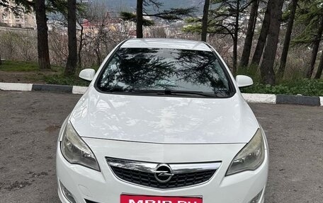 Opel Astra J, 2010 год, 845 000 рублей, 3 фотография