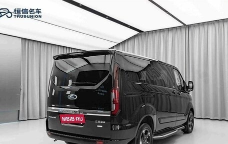 Ford Tourneo Custom I рестайлинг, 2023 год, 3 800 000 рублей, 7 фотография