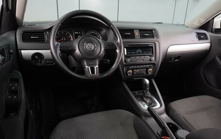 Volkswagen Jetta VI, 2012 год, 1 099 000 рублей, 6 фотография