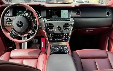Rolls-Royce Cullinan, 2020 год, 43 000 000 рублей, 9 фотография