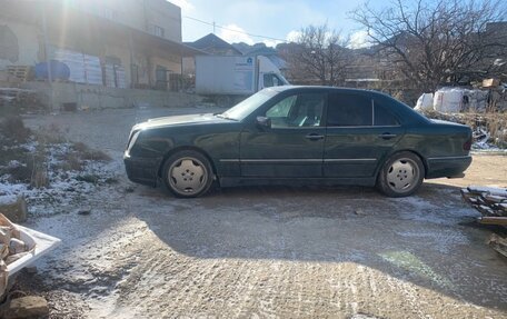 Mercedes-Benz E-Класс, 1996 год, 460 000 рублей, 5 фотография