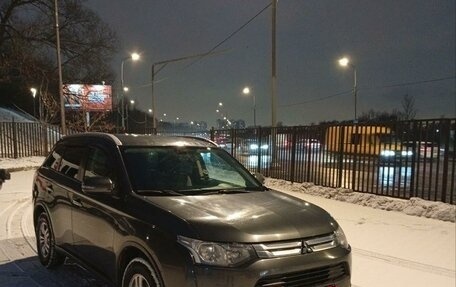 Mitsubishi Outlander III рестайлинг 3, 2014 год, 1 610 000 рублей, 9 фотография