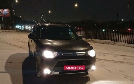 Mitsubishi Outlander III рестайлинг 3, 2014 год, 1 610 000 рублей, 18 фотография