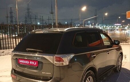 Mitsubishi Outlander III рестайлинг 3, 2014 год, 1 610 000 рублей, 22 фотография