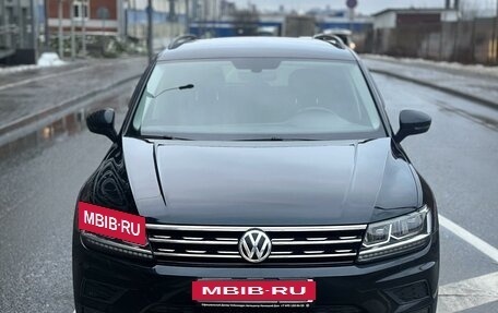 Volkswagen Tiguan II, 2017 год, 1 760 000 рублей, 2 фотография