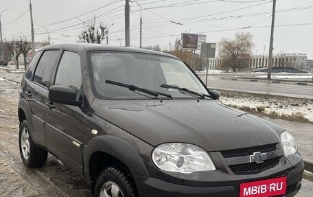 Chevrolet Niva I рестайлинг, 2015 год, 719 000 рублей, 1 фотография