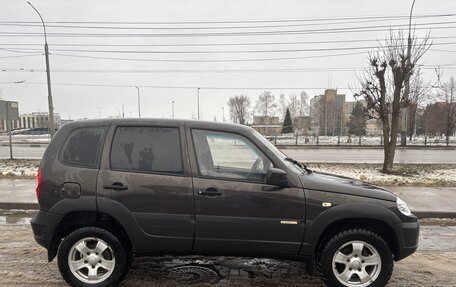 Chevrolet Niva I рестайлинг, 2015 год, 719 000 рублей, 4 фотография