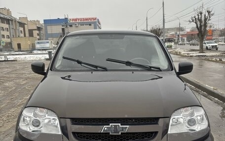 Chevrolet Niva I рестайлинг, 2015 год, 719 000 рублей, 2 фотография