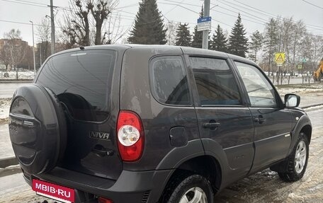 Chevrolet Niva I рестайлинг, 2015 год, 719 000 рублей, 6 фотография