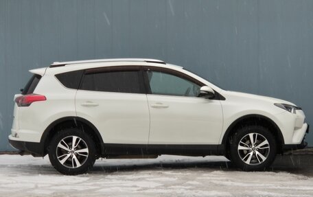 Toyota RAV4, 2017 год, 2 780 000 рублей, 4 фотография