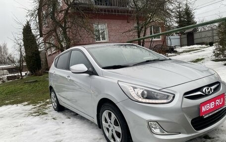 Hyundai Solaris II рестайлинг, 2013 год, 970 000 рублей, 2 фотография