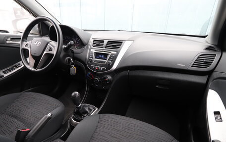 Hyundai Solaris II рестайлинг, 2014 год, 840 000 рублей, 20 фотография