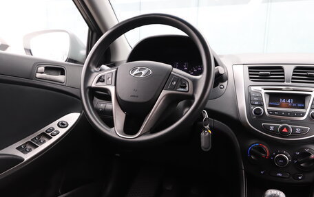 Hyundai Solaris II рестайлинг, 2014 год, 840 000 рублей, 24 фотография