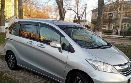 Honda Freed I, 2014 год, 1 390 000 рублей, 2 фотография