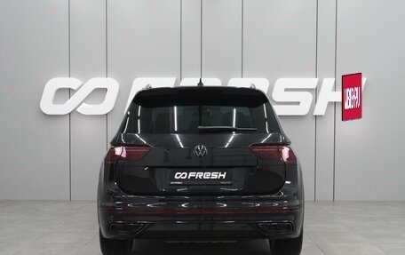 Volkswagen Tiguan II, 2021 год, 4 809 000 рублей, 4 фотография