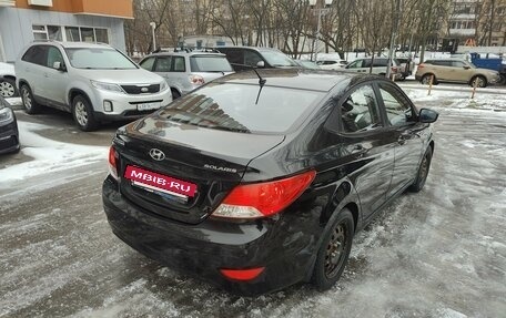 Hyundai Solaris II рестайлинг, 2011 год, 850 000 рублей, 5 фотография