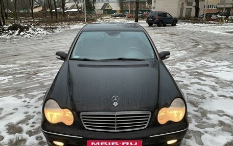 Mercedes-Benz C-Класс, 2003 год, 700 000 рублей, 8 фотография