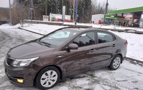 KIA Rio III рестайлинг, 2015 год, 990 000 рублей, 2 фотография