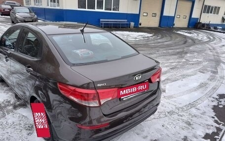 KIA Rio III рестайлинг, 2015 год, 990 000 рублей, 3 фотография