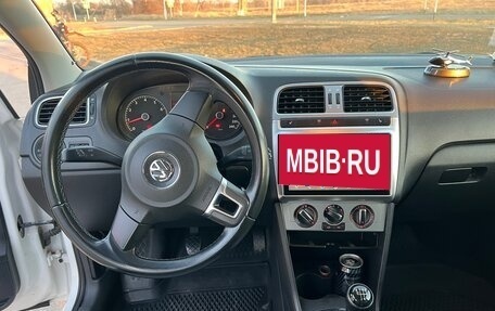 Volkswagen Polo VI (EU Market), 2013 год, 925 000 рублей, 15 фотография