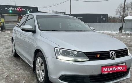 Volkswagen Jetta VI, 2013 год, 1 169 000 рублей, 3 фотография