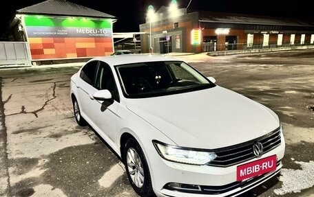 Volkswagen Passat B8 рестайлинг, 2017 год, 1 900 000 рублей, 5 фотография