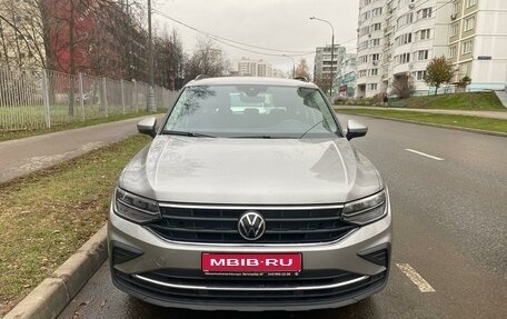 Volkswagen Tiguan II, 2021 год, 2 850 000 рублей, 1 фотография