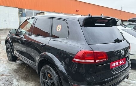 Volkswagen Touareg III, 2011 год, 2 100 000 рублей, 4 фотография