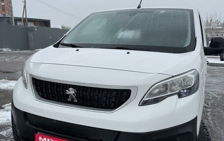 Peugeot Expert, 2018 год, 2 320 000 рублей, 2 фотография